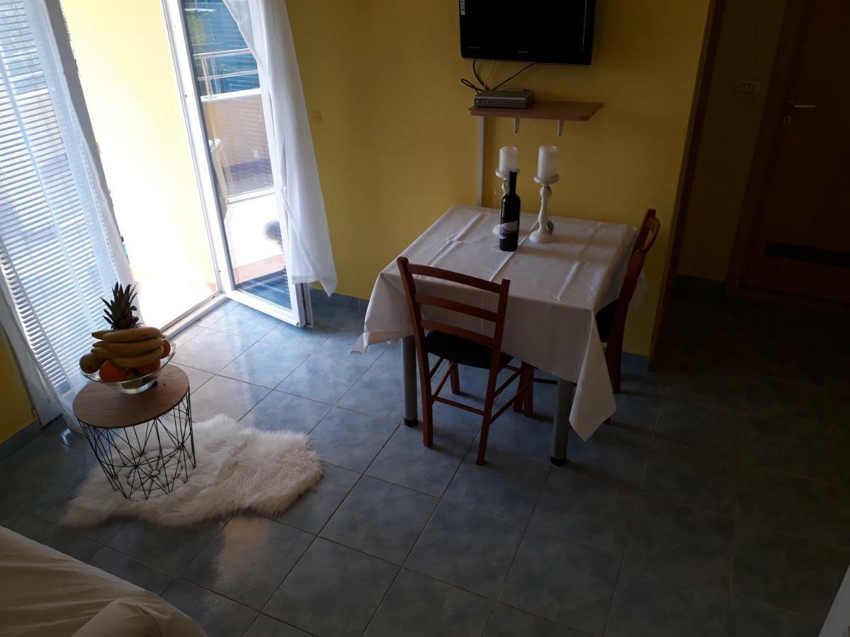 Apartmani Marino Привлака Экстерьер фото